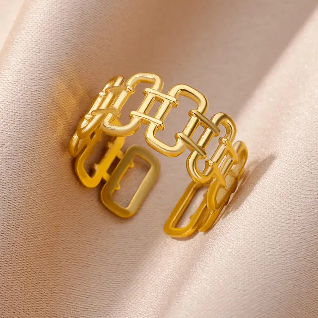 💖 Hollow Wide Steel Ring – Gold Color, Unisex & Trendy ✨
