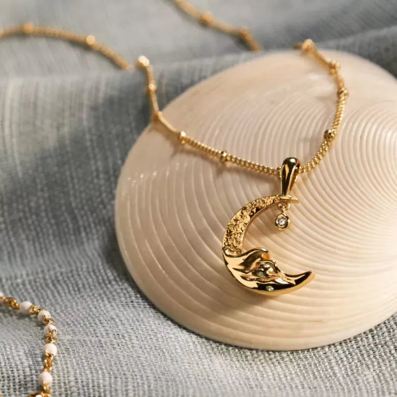 🌙 Dainty 18K Gold Moon Pendant – Perfect Gift for Her ✨