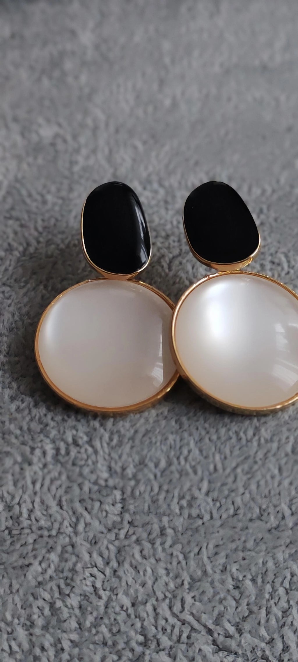 Black & White Statement Earrings – Modern Gold-Plated Design