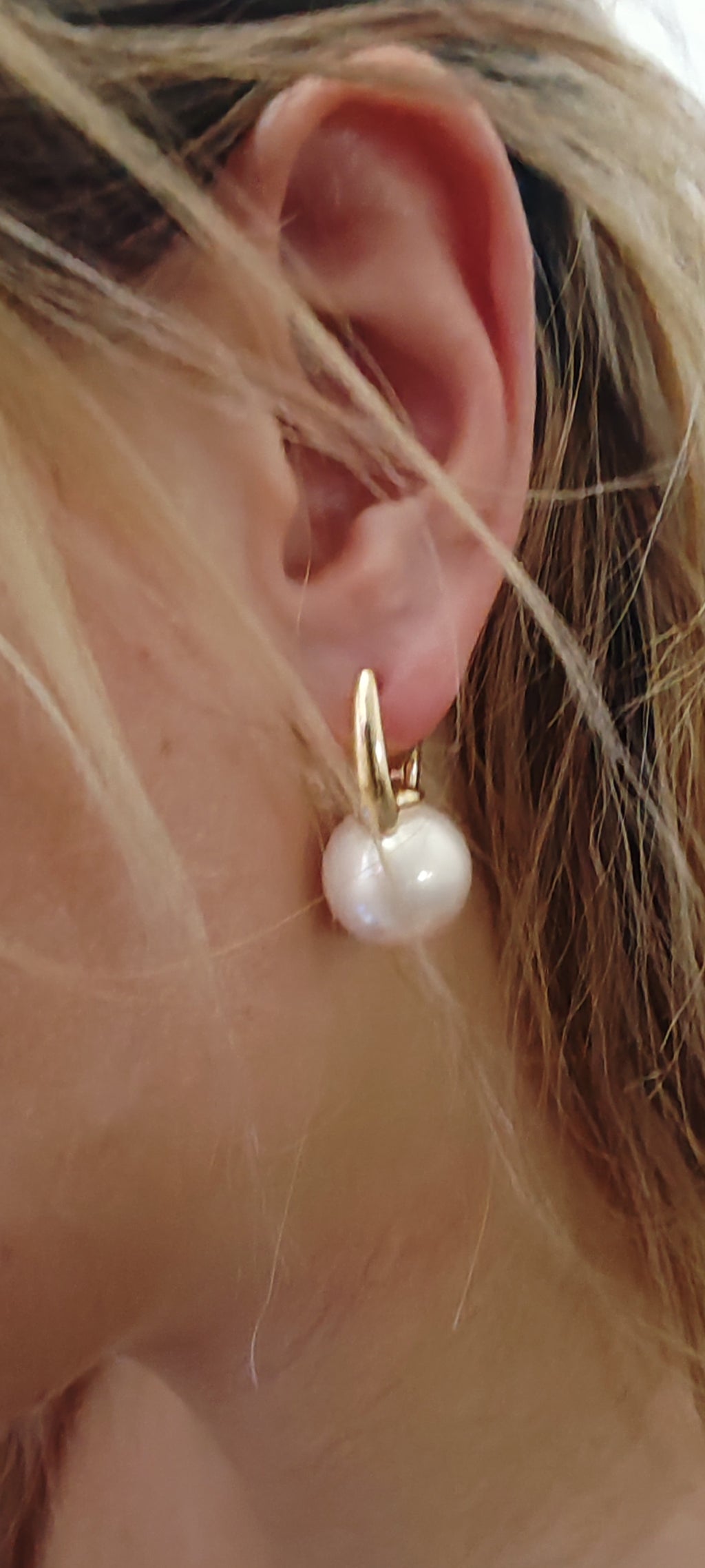 Gold-Plated Bronze Earrings with Champagne Blush Pearl