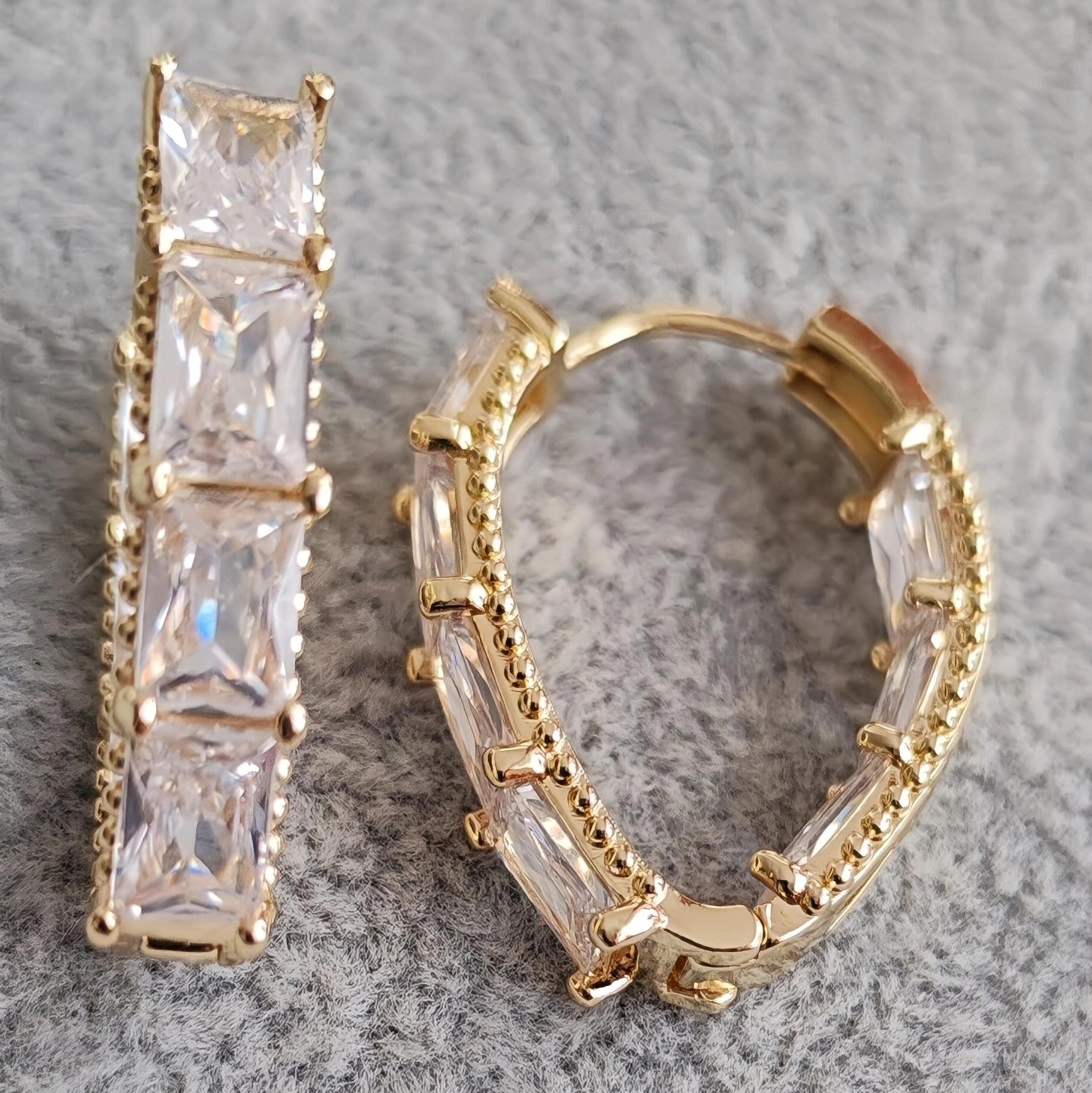 Luxury 14K Gold Hoop Earrings – Radiant Elegance