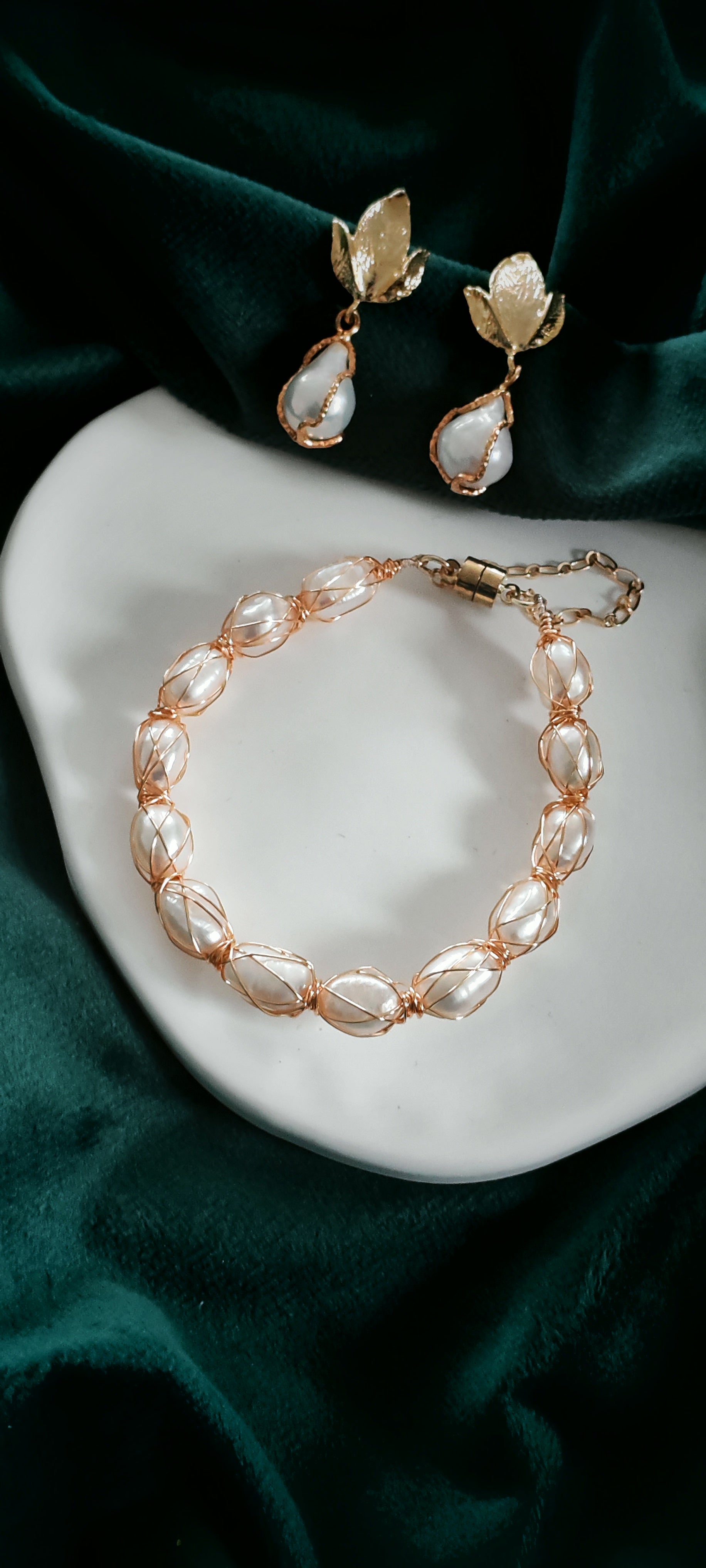 Gold-Plated Pearl Bracelet – Handmade Elegant Jewelry