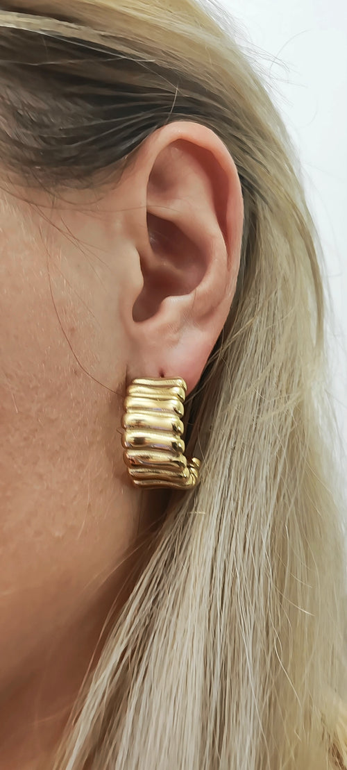 Chunky Ribbed Stainless Steel Hoop Earrings – Premium Design