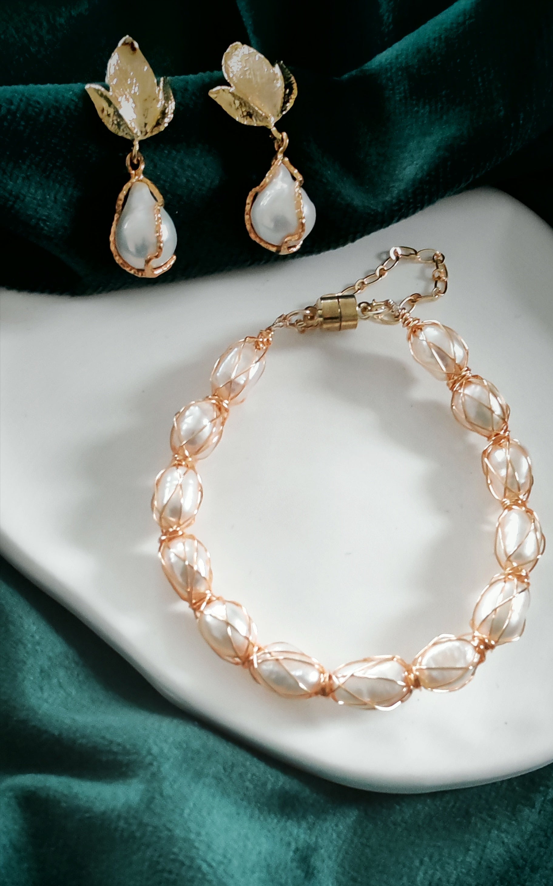 Gold-Plated Pearl Bracelet – Handmade Elegant Jewelry