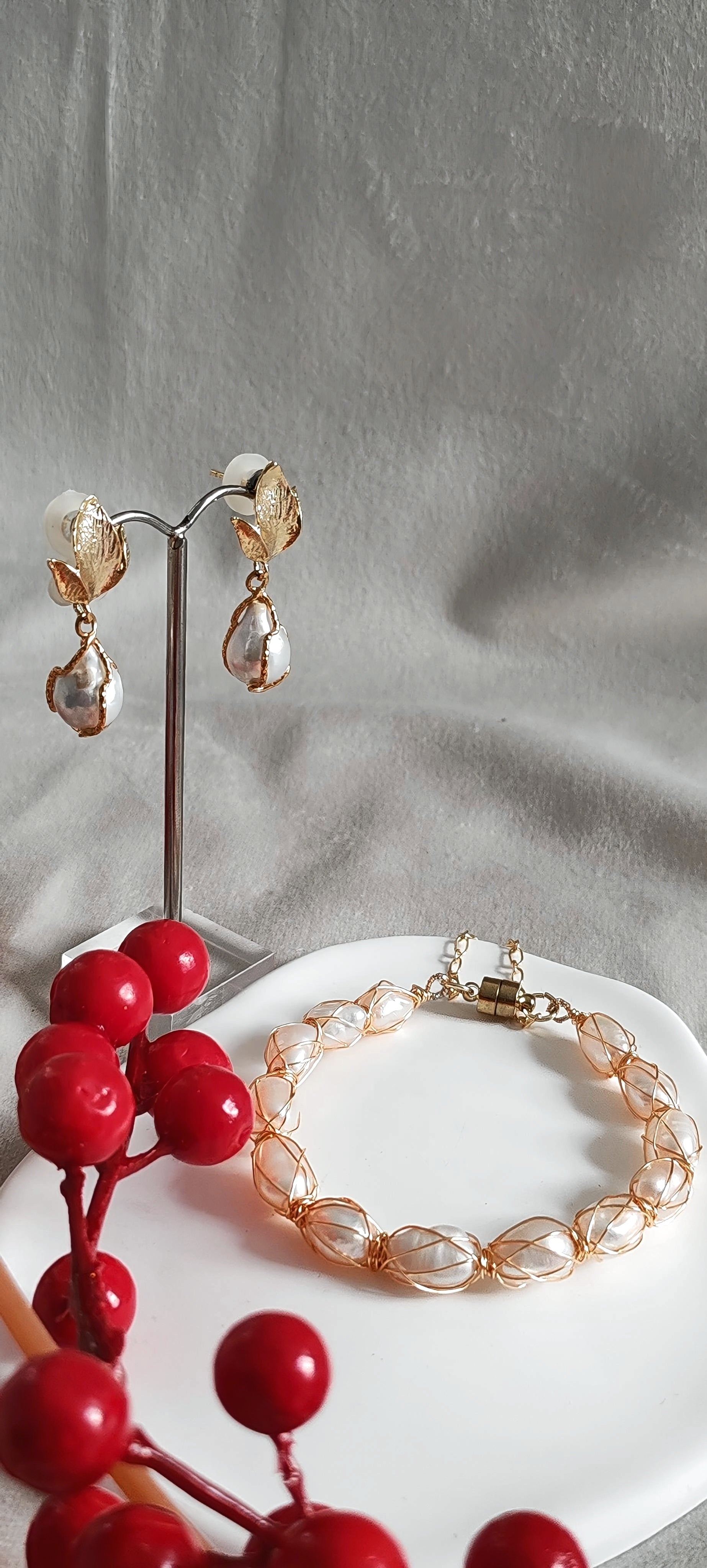 Gold-Plated Pearl Bracelet – Handmade Elegant Jewelry