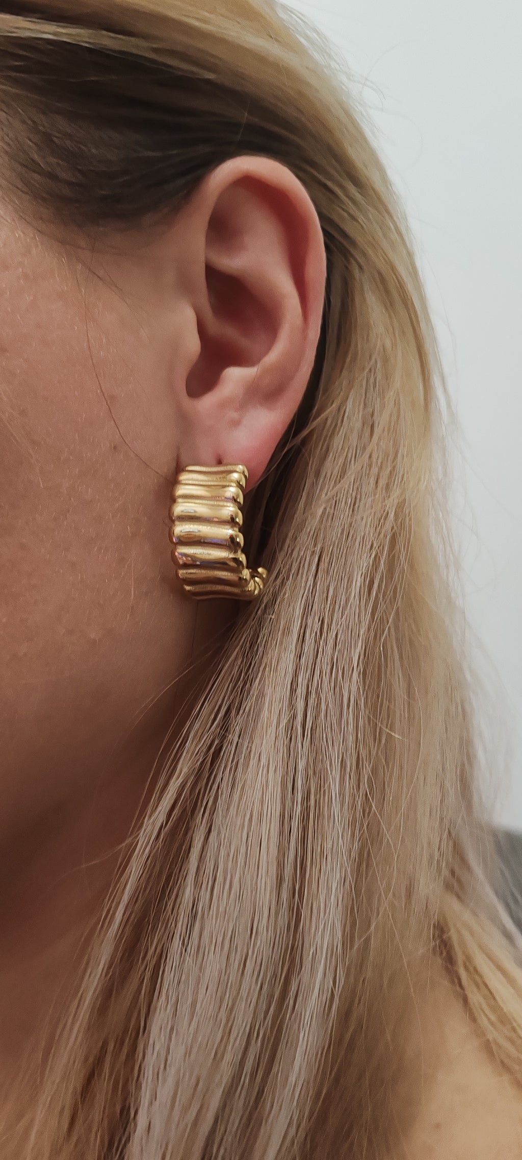 Chunky Ribbed Stainless Steel Hoop Earrings – Premium Design