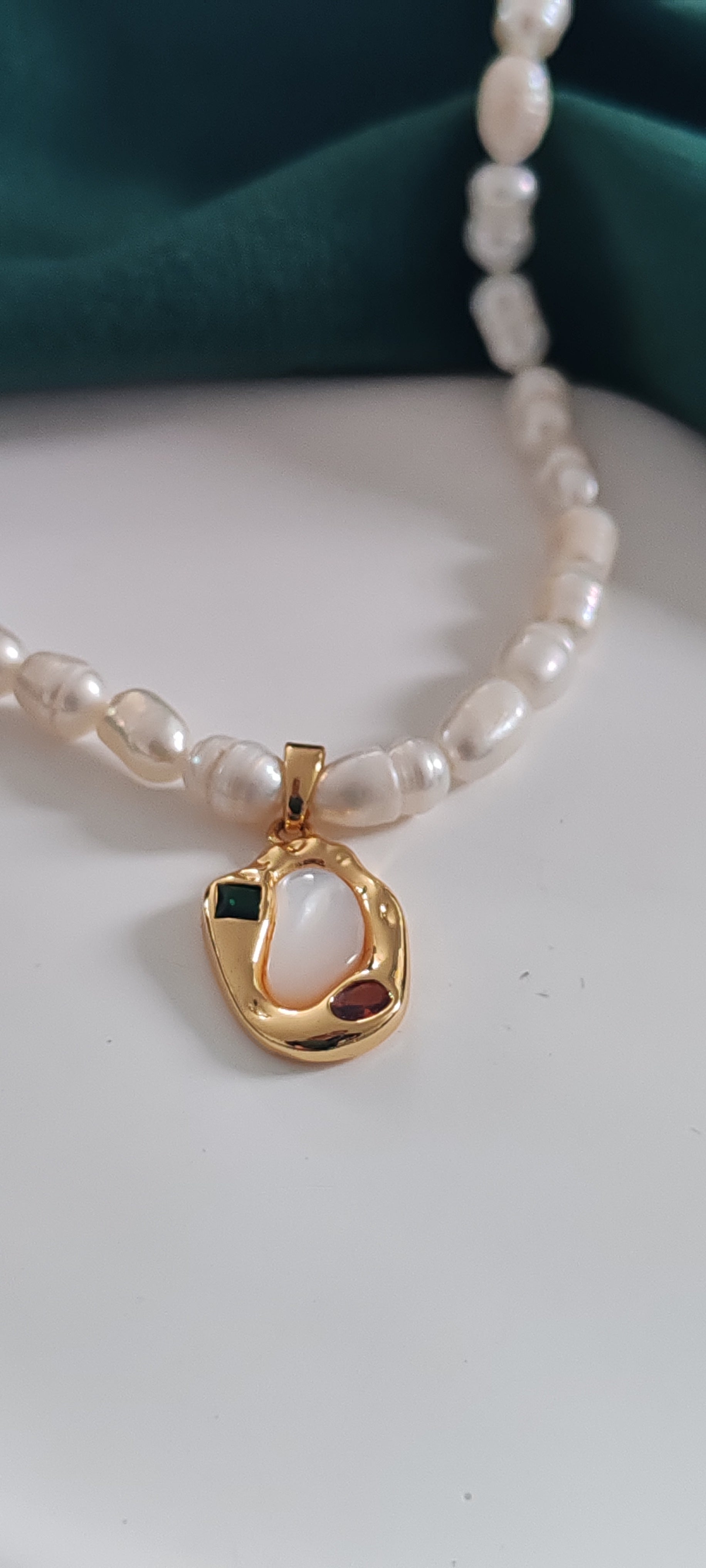 Natural Pearl Necklace with Gold Pendant – Handmade Elegance