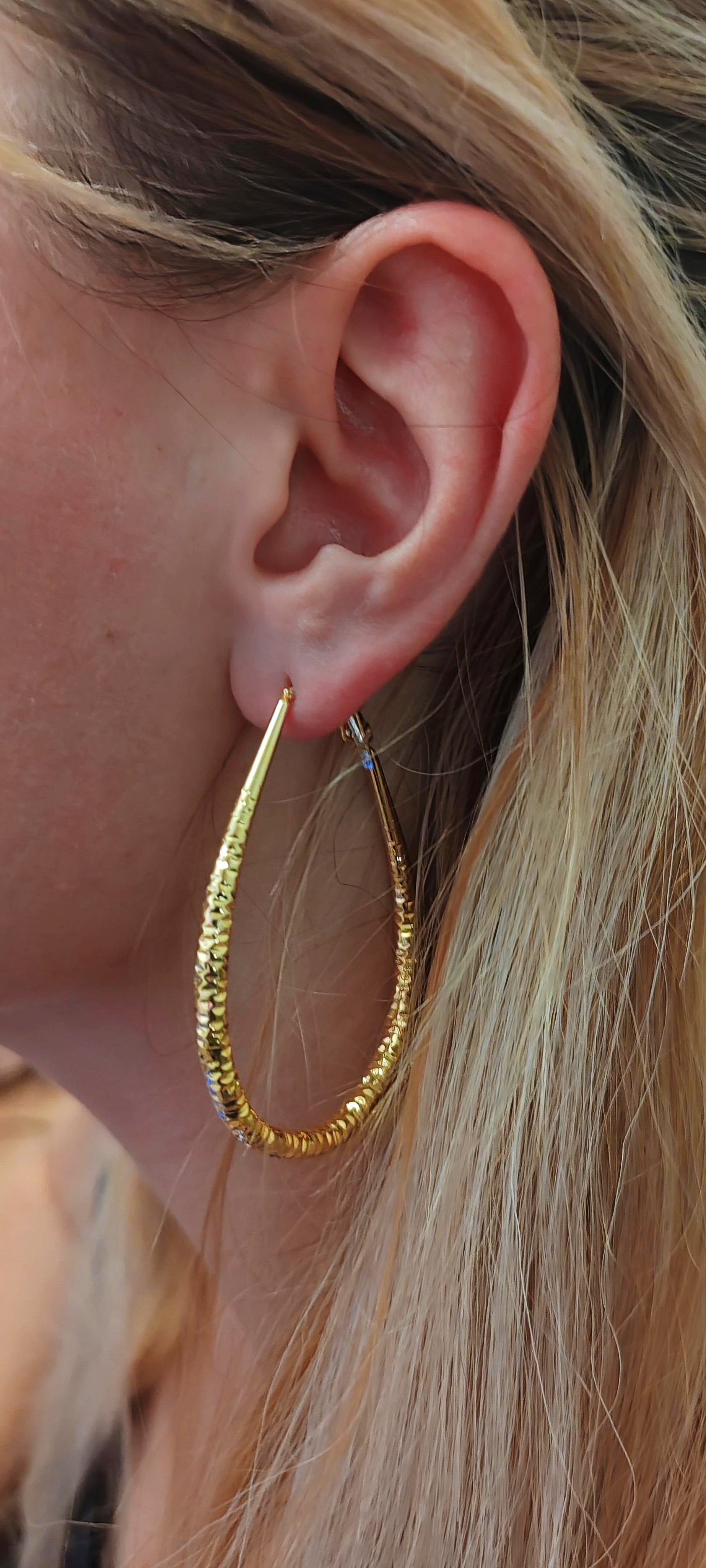 Textured Gold Hoop Earrings – Premium Shine & Timeless Elegance
